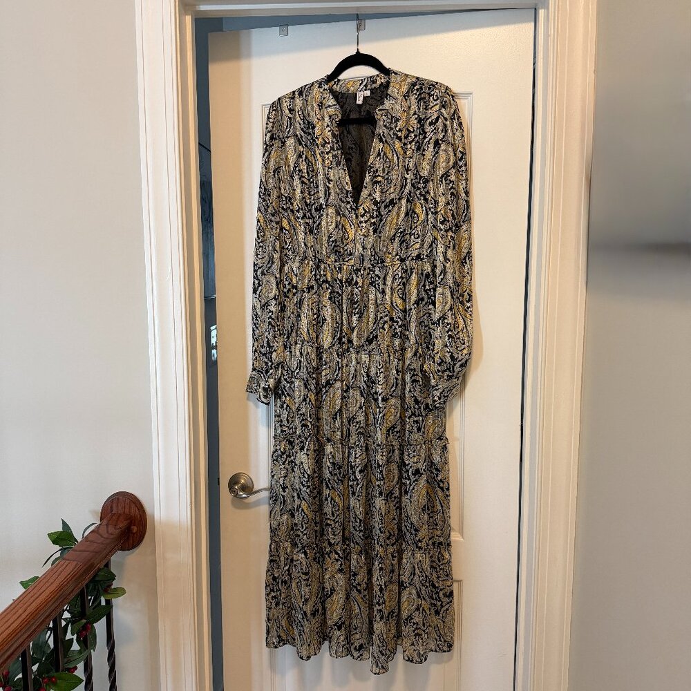 Elan Long Sleeve Midi Dress in Black Paisley - Large